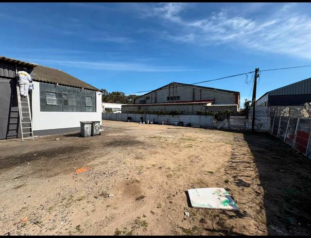 375M² WAREHOUSE TO LET IN ONVERWACHT